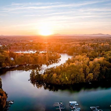 Halesford Harbour Resort - Smith Mountain Lake Moneta Kültér fotó